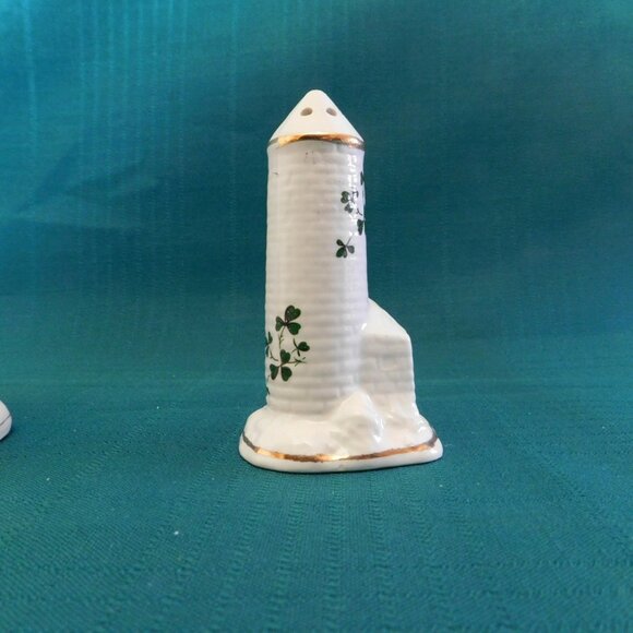(Sold) Carrigaline Shamrock figural salt and pepper set near mint condition - Picture 6 of 8